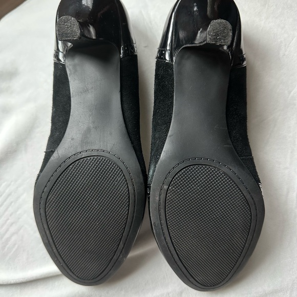 Etienne Aigner medium heel shoes - Picture 2 of 4